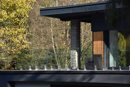 Sklenené zábradlie moderné riešenie