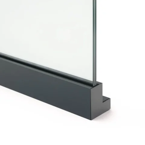 Sklenené zábradlie v hliníkovom profile